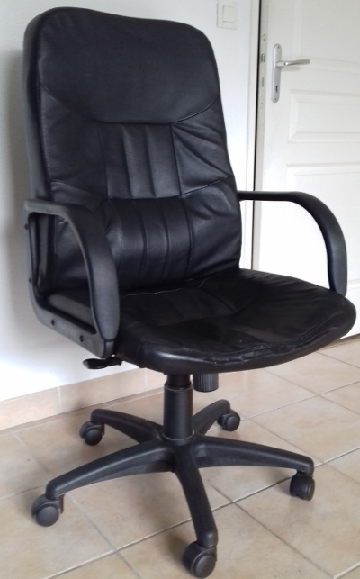 2005 desktop chair